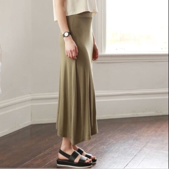 LIKE NEW // ANTHROPOLOGIE Noul Navy MIDI Skirt - Picture 1 of 5